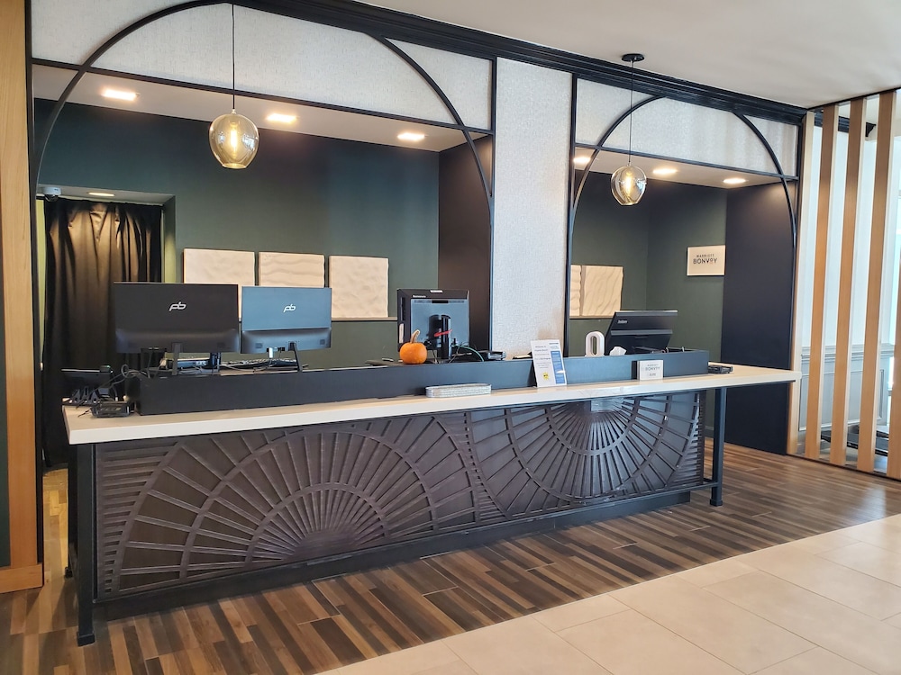 Sheraton Virginia Beach Oceanfront Hotel - photo 3