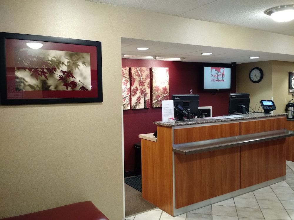 Red Roof Inn Utica - photo 2