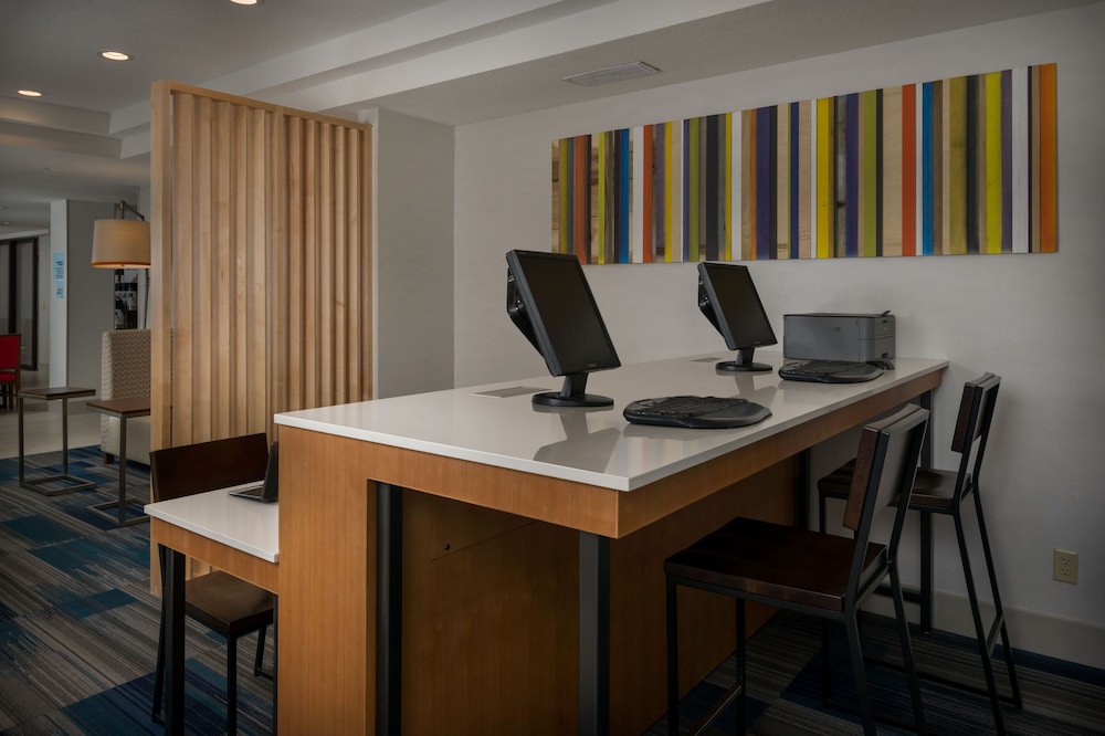 Holiday Inn Express & Suites Lawrence by IHG - photo 21