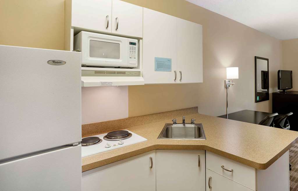 Extended Stay America Suites Meadowlands Rutherford - photo 18