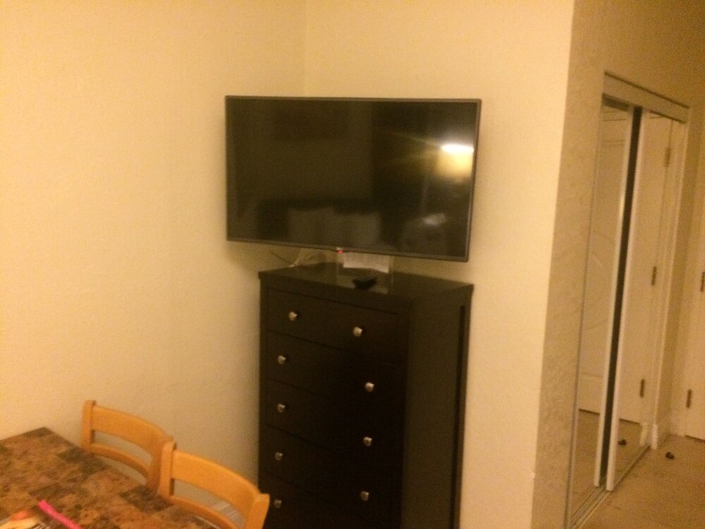 Hollywood Beach Resort Studio With 2 Double Beds - photo 6