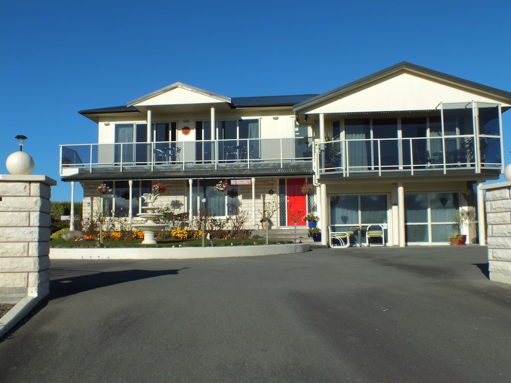 Austin Heights Kaikoura — 4-Star Luxury Hotel in Kaikoura, New Zealand