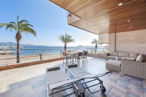 Apartment VistaMar I — 4-Star Luxury Hotel in Pollenca, Spain