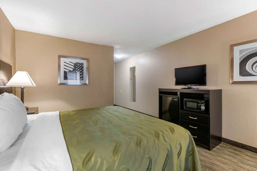 Quality Inn & Suites Des Moines Merle Hay Road - photo 16