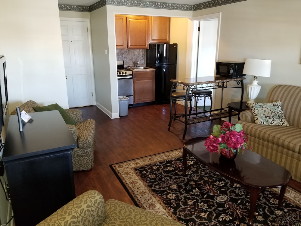 Colonial Inn Seekonk - photo 22