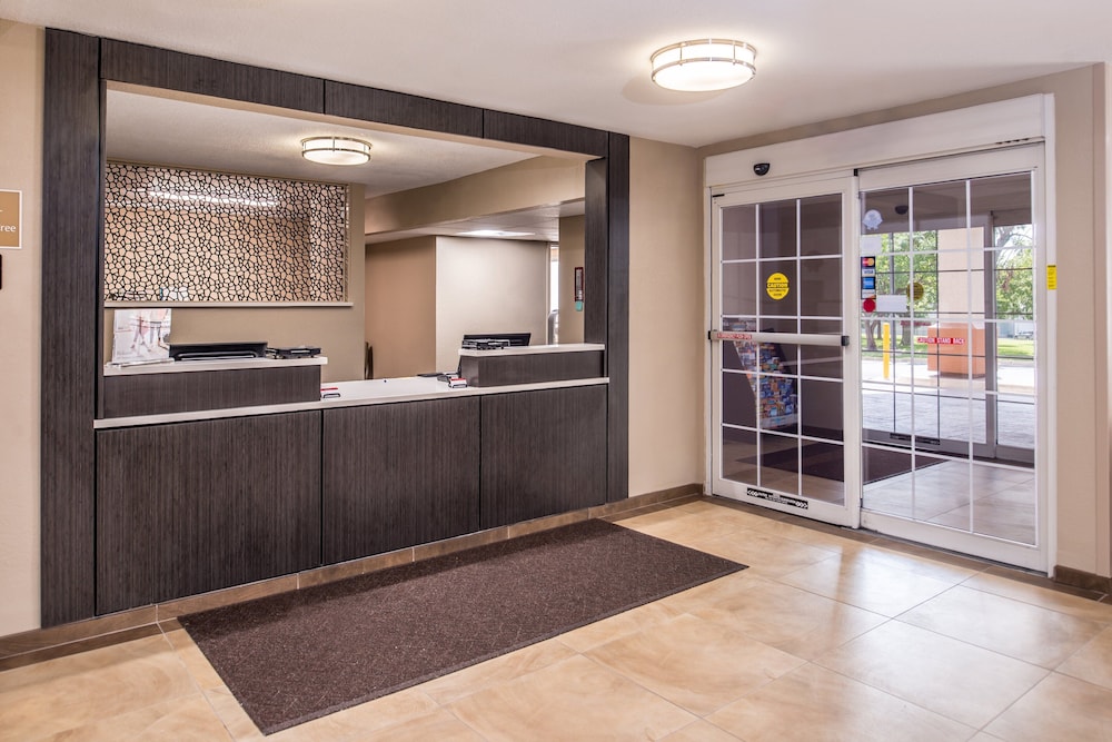 Candlewood Suites Topeka West an IHG Hotel - photo 2