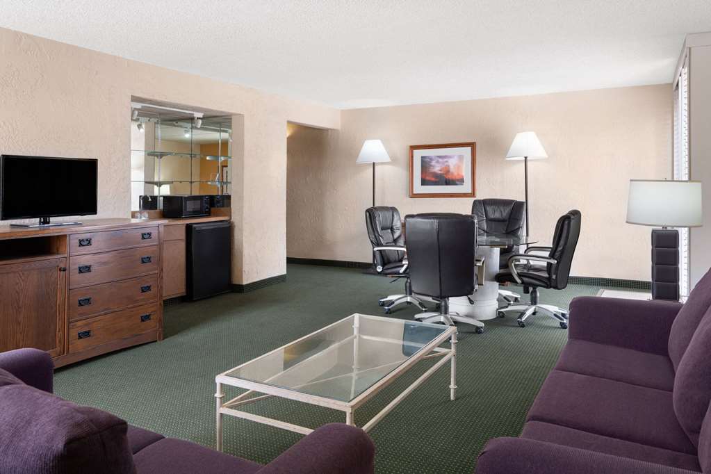 Ramada by Wyndham Tucson - photo 33