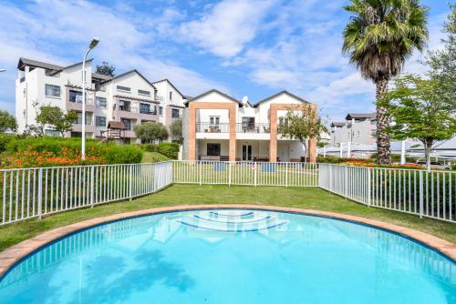V&S Apartments Loft Apartment in Fourways Johannesburg — 4-Star Luxury Hotel in Midrand, South Africa