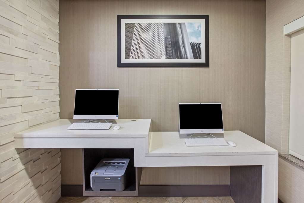 La Quinta Inn & Suites By Wyndham Houston Pasadena North - photo 30