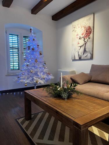 Lili Mar 2 bedroom apartment with private parking