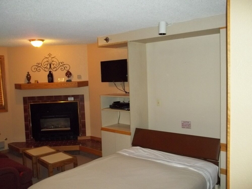 Iron Horse Resort - photo 9