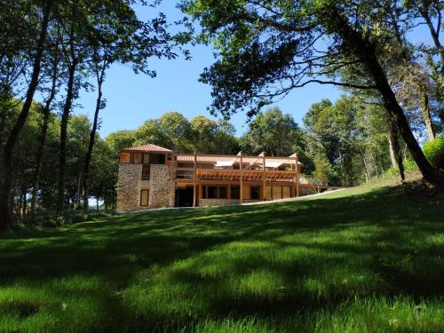 Abeiro Da Loba - carbon neutral hotel in Sobrado