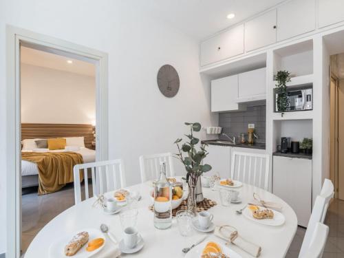 The Best Rent Two bedroom apartment in Colosseum area — 4-Star Luxury Hotel in Rome, Italy