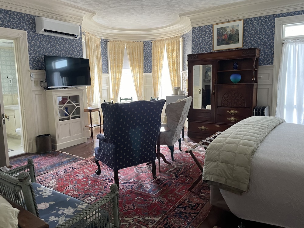 Moseley Cottage Inn & Town Motel - photo 37