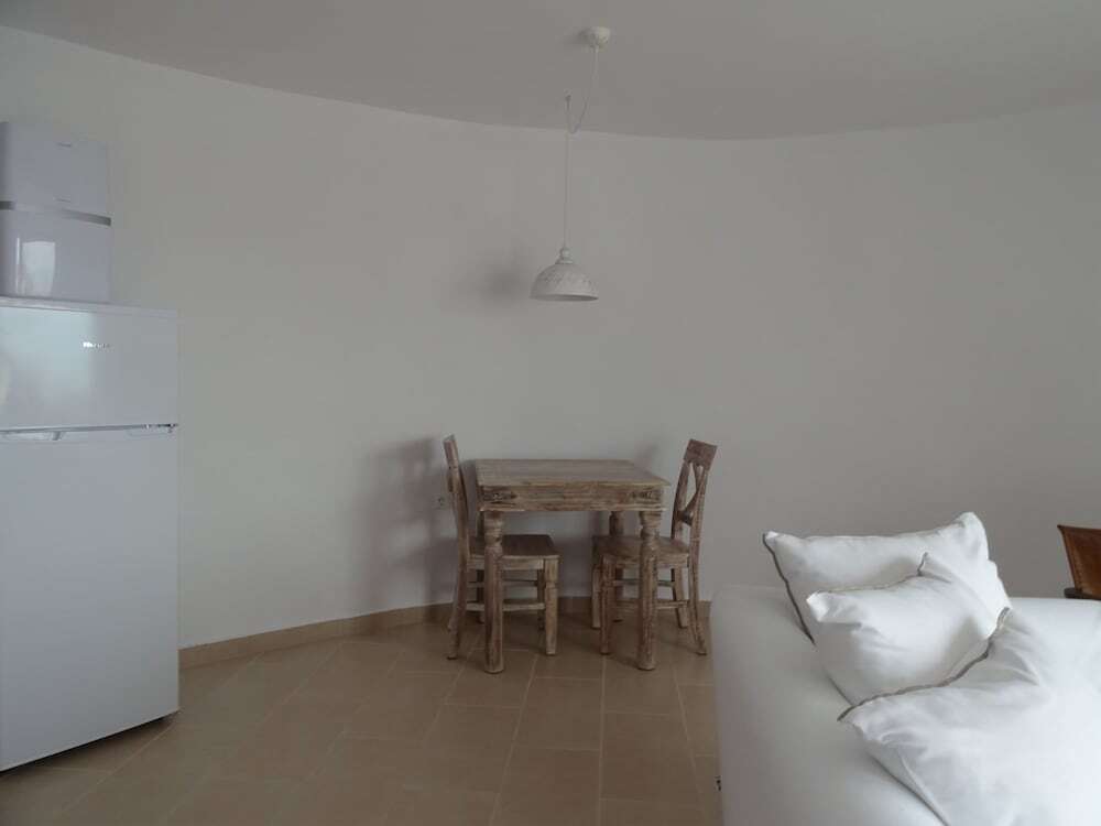 Arc Houses - last minute hotel in Fira