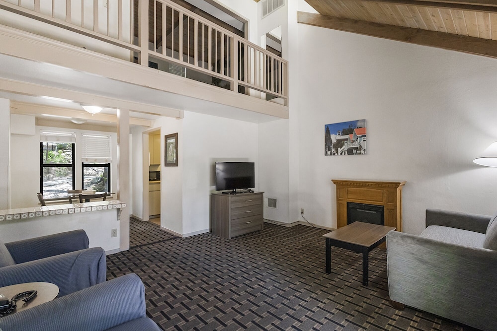 Northern Queen Inn - featured photo