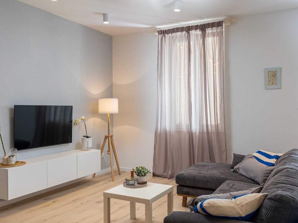 Apartments aMare Three Bedroom Apartment with Terrace and Jacuzzi — 4-Star Luxury Hotel in Dubrovnik, Croatia
