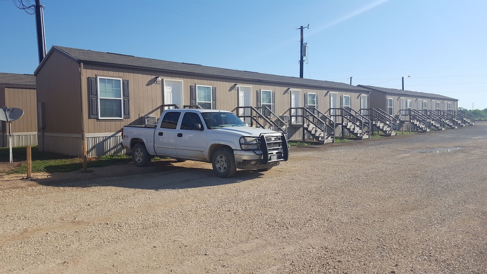 Cuero Oilfield Housing - photo 30