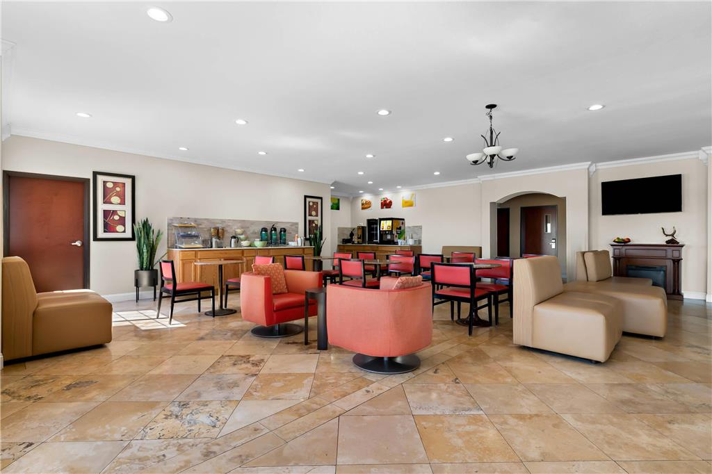 Quality Inn & Suites McAlester on Hwy 69 - photo 8