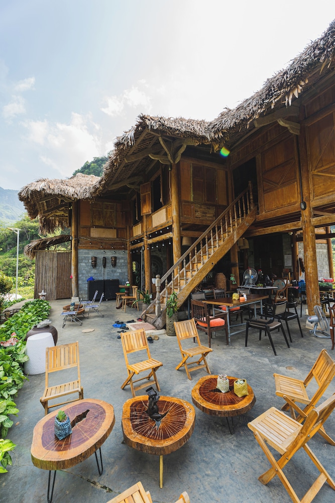 To Day Du Gia Village in Thi Tran Yen Minh, Vietnam