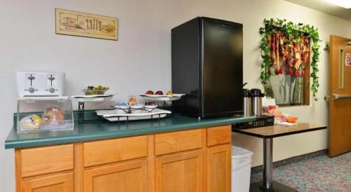 Americas Best Value Inn and Suites Clear Lake - photo 4