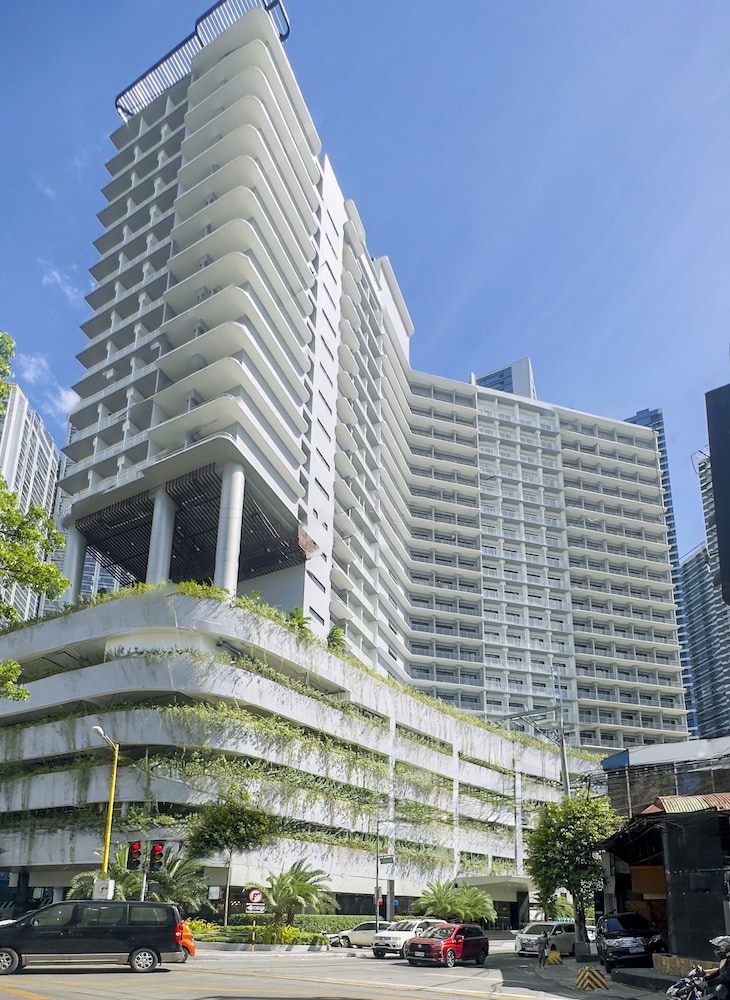 Lush Residences Makati — 4-Star Luxury Hotel in Makati City, Philippines
