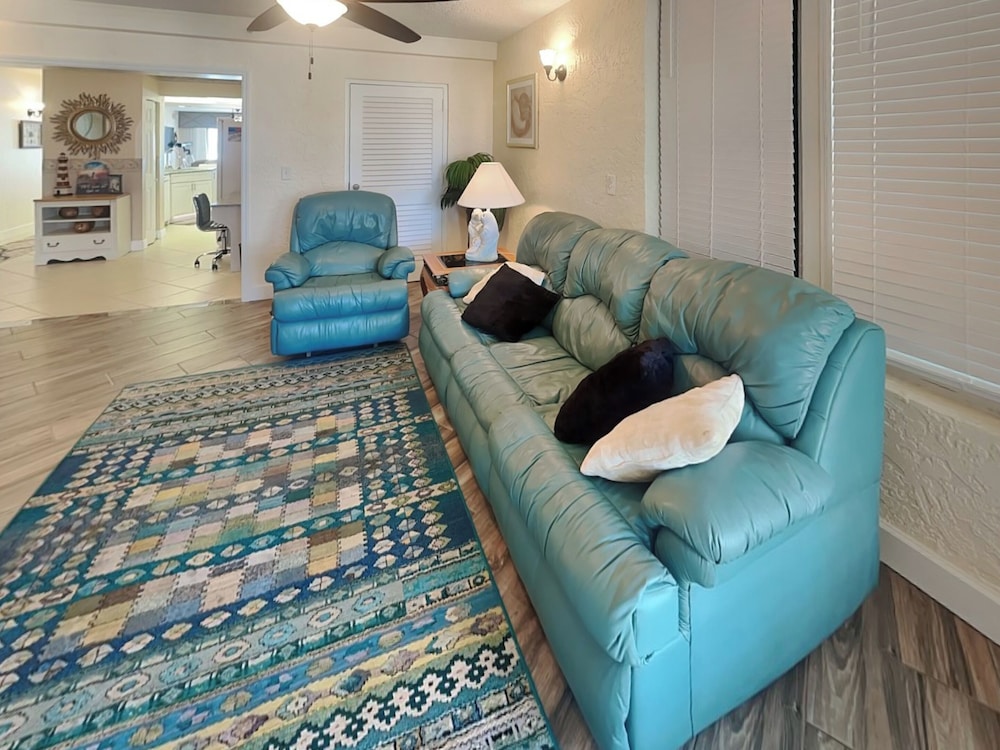 Ocean Towers 2102 by Distinctive Beach Rentals - photo 3