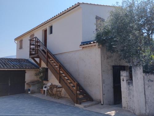 Entre Terre Et Mer 3 Pieces — hotel in Gattieres