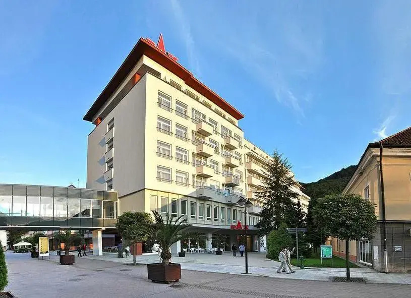 Hotel Krym — hotel in Trencianske Teplice