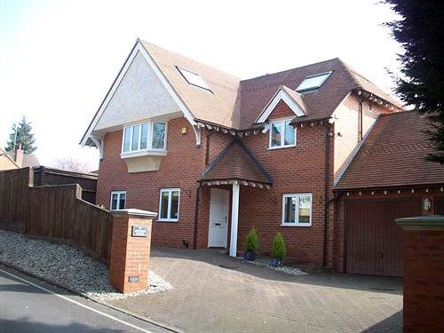 Gidleigh House B&B — 4-Star Luxury Hotel in Oxford, United Kingdom