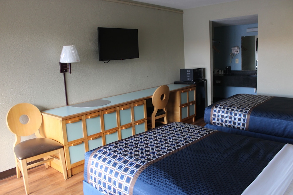 Tampa Inn Near Busch Gardens - photo 15