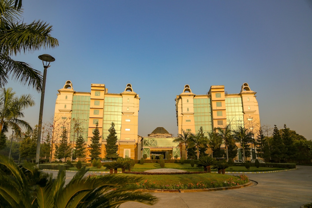 Four Leaf Service Suites in Roorkee, India