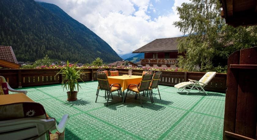 Pension Alpina Neustift — 4-Star Luxury Hotel in Neustift Im Stubaital, Austria