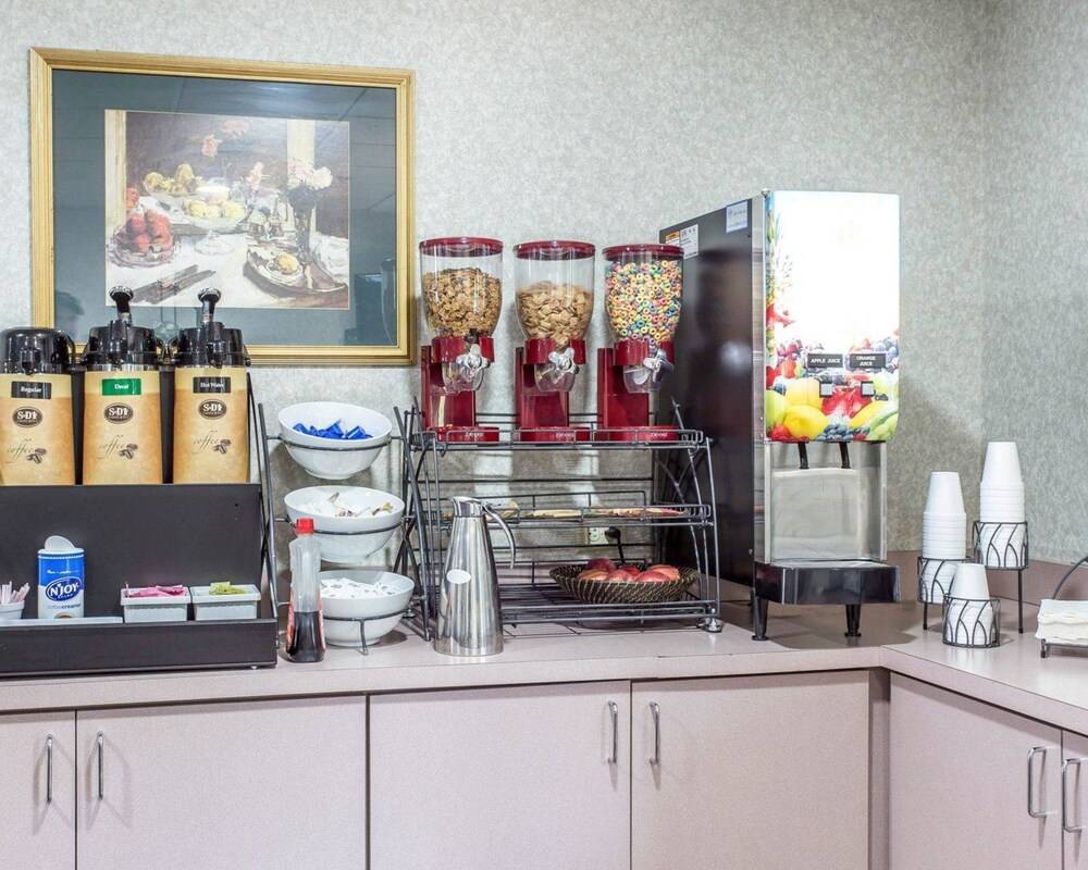 Econo Lodge Inn & Suites Marietta near Dobbins ARB - photo 34