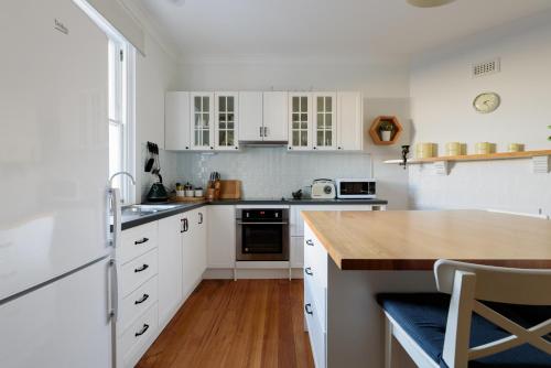 Timeless Charm in the Heart of Launceston — hotel in Royal Park