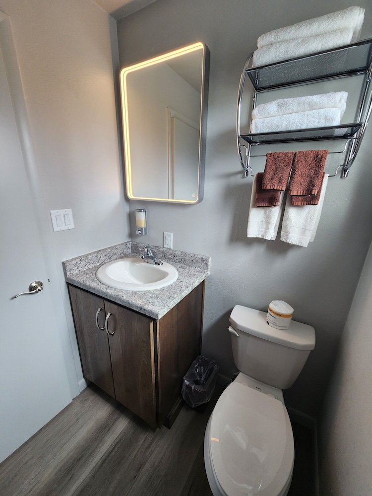 Aquarius Inn - photo 27