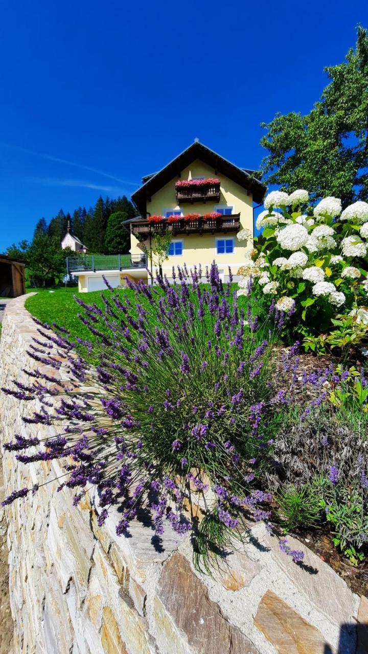 Kalvarienberg Appartement Gosau — 4-Star Luxury Hotel in Gosau, Austria