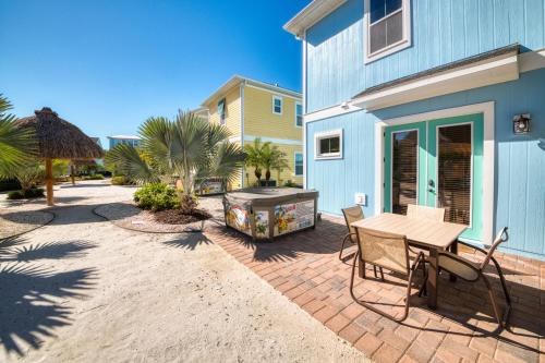 Parrot Bay Cottage With Private Hot Tub Near Disney With Margaritaville Resort & Island H2O Access 3067Kl — 4-Star Luxury Hotel in Orlando, United States