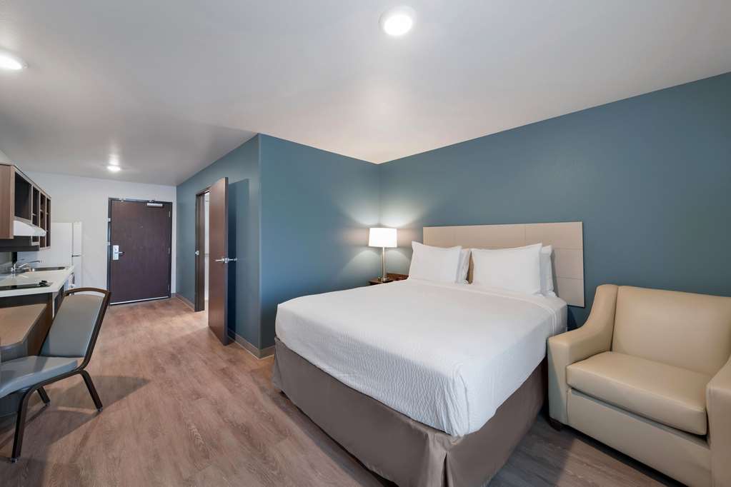 WoodSpring Suites Dallas Plano Central Legacy Drive - photo 23