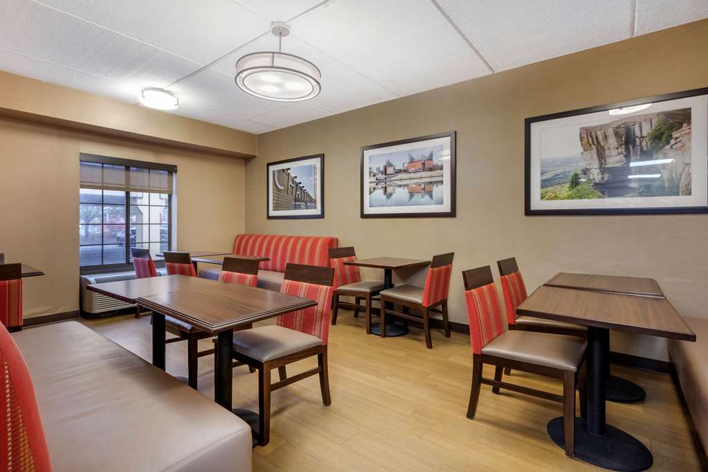Comfort Inn & Suites Hamilton Place - photo 28
