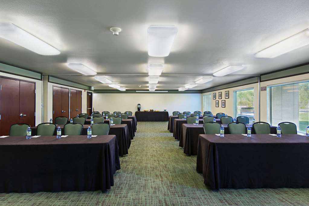 Oxford Suites Yakima - photo 19