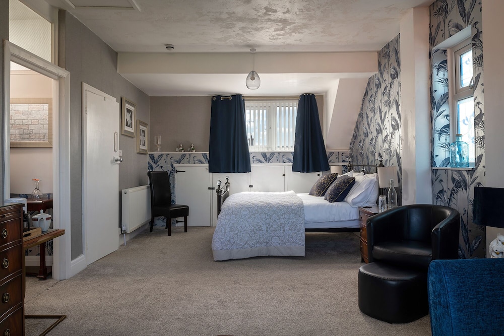 Rosaire Guest House — 4-Star Luxury Hotel in Llandudno, United Kingdom