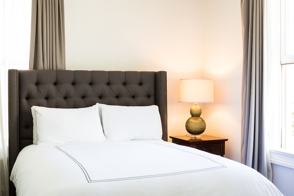 Hotel Ella - photo 17