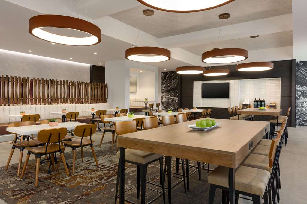 La Quinta Inn & Suites Santa Rosa Sonoma - photo 47