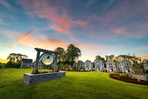 The East Island Reserve Hotel - photo 60
