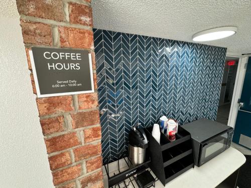 Studio 6 Suites East Syracuse Airport - photo 17