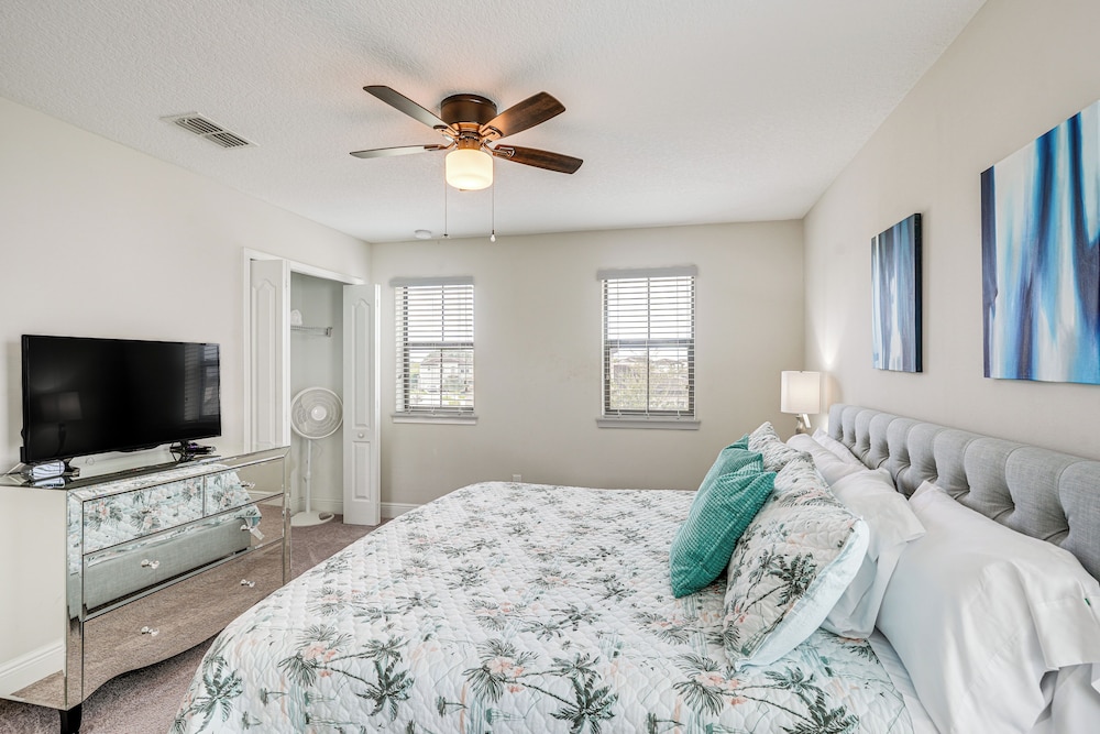 Resort Home in Haines City Screened Lanai Pool - photo 12