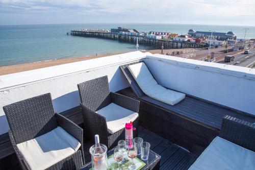 Seagulls Nest Beachfront Apartment with 3 Bedrooms — 4-Star Luxury Hotel in Hastings, United Kingdom