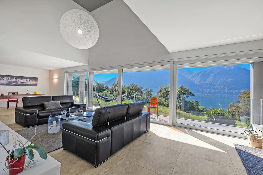 Villa Botta Minusio — 4-Star Luxury Hotel in Minusio, Switzerland