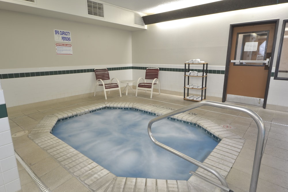 Days Inn & Suites by Wyndham Airport Albuquerque - photo 34
